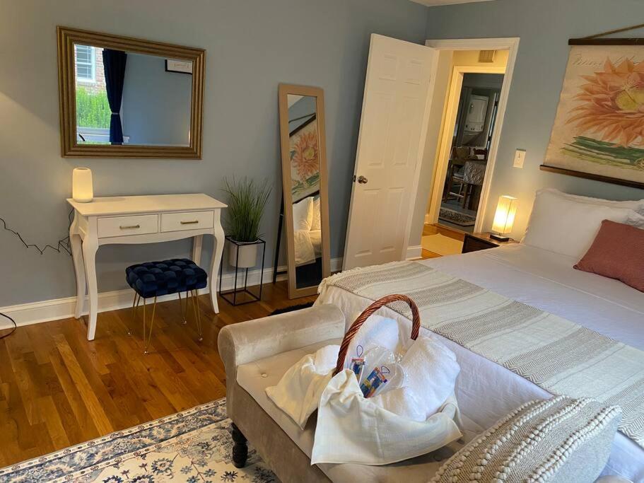 Unique & Peaceful Boston Home Eksteriør billede